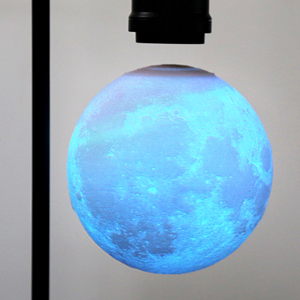 2023 <span class=keywords><strong>Amazon</strong></span> hot-người bán thả vận chuyển nổi bảng bay lên 3D trăng sạc không dây LED colour Magnetic bay lên đèn bàn - Product Image 5