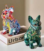 Vente en gros Sculpture d'animal bouledogue en résine Statue de carlin colorée par transfert d'eau pour la décoration de bureau à la maison Cadeau d'art pour les amoureux des chiens