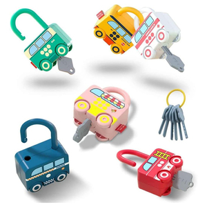 Juguetes educativos Montessori para niños, juego de combinación de números, juguete con llave de bloqueo, tablero ocupado con forma de 6 coches, habilidades motoras finas - Product Image 1