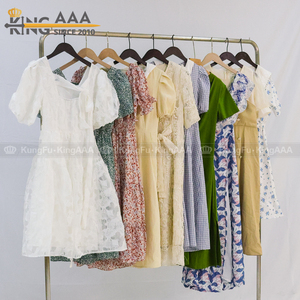 Robes d'occasion modestes pour femmes en gros – Lots en vrac de vêtements d'occasion en coton mélangé, longs et courts, pour la solidarité et l'exportation - Product Image 3