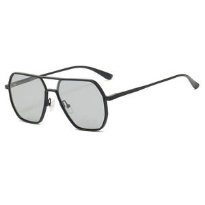 Gafas de Sol de Doble Barra para Hombre y Mujer, Polarizadas, Anti-Ultravioleta, Montura Metálica Moderna, Logotipo Personalizado, UV, 1 Unidad Mínima - Product Image 4