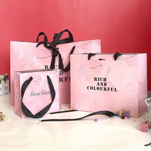 Sacs cadeaux personnalisables en carton recyclé écologique avec ruban pour produits de soin de la peau, logo personnalisé - Product Image 2