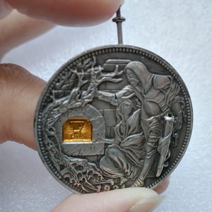 Moneda Coleccionable con Mecanismo, Copa Nomada, Estilo Europeo-Americano, Inspirada en la Cultura Maya, Cobre Plateado con Borde Dentado, Moneda para Eventos - Product Image 1
