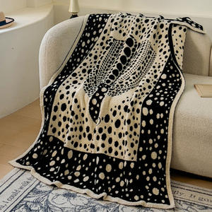 Venta al por mayor Compra a granel Manta de tortitas de doble cara, Sala de estar Otoño/invierno Manta de aire acondicionado, Manta de sofá - Product Image 5