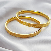 Bracelet minimaliste en acier inoxydable plaqué or 18 carats PVD, largeur 6 mm, texture texturée, pour femmes