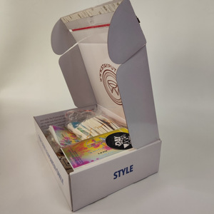 Venta al por mayor personalizable OEM OBM ODM Vietnam Colorido Joyero caja <span class=keywords><strong>de</strong></span> regalo con cartón rígido tapa con bisagras papel <span class=keywords><strong>de</strong></span> arte impresión en relieve - Product Image 6