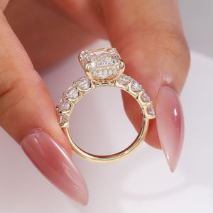 Anillos de compromiso de lujo de oro amarillo macizo de 18K, 14K, 10K con diamante de 5 quilates de corte esmeralda, certificado IGI, cultivado en laboratorio, diseño de anillo personalizado. - Product Image 2