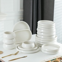 Service de vaisselle en céramique de style européen, compatible micro-ondes, personnalisable, minimaliste, assiettes et bols, blanc pur, idéal pour un cadeau de déménagement