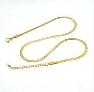 Europäischer und Amerikanischer Hip-Hop-Stil Schlüsselbein-Kette 18K Vergoldete Edelstahl Breite Flache Schlangenknochen-Kette Halskette - Product Image 3