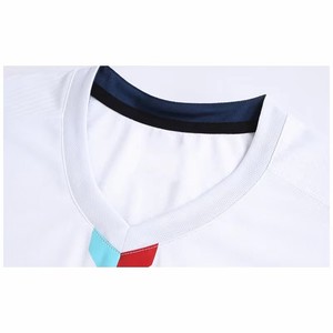 Uniforme de Fútbol de Poliéster Sublimado, Transpirable y de Secado Rápido, Unisex, Personalizable con Nombre, Número, Logotipo y Franjas, para Entrenamiento y Partidos - Product Image 4