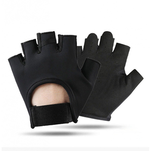 <span class=keywords><strong>Gants</strong></span> d'entraînement en <span class=keywords><strong>cuir</strong></span> personnalisés à demi-doigts avec fermeture magnétique pour femmes, respirants, antidérapants, absorbant les chocs, élastiques, pour la gym, le yoga - Product Image 1