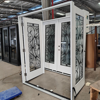 Porte d'entrée double en fibre de verre brossée blanche avec insert en fer forgé et vitrage, unité de porte extérieure avant