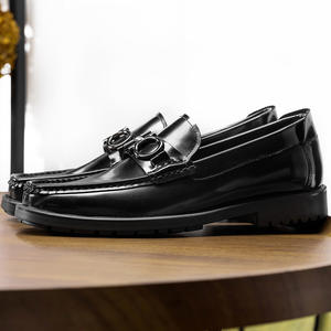 รองเท้าแตะผู้ชายสุดหรูแบบสั่งทำพิเศษ หนังวัวแท้ทอมือ สำหรับฤดูร้อน สไตล์ลำลองธุรกิจ เหมาะสำหรับใส่เที่ยวข้างนอก - Product Image 5