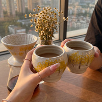 Ensemble à café éthiopien en céramique avec verseur et tasses pour la préparation de café de spécialité et l'utilisation par les baristas à domicile