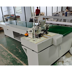 Machine à coudre automatique pour surjetage de <span class=keywords><strong>rideaux</strong></span> avec plieur de ourlet latéral et convoyeur - Product Image 6