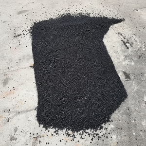 Material de asfalto de parche frío SmoothSeal para un acabado sin costuras, perfecto para uso residencial y comercial - Product Image 1