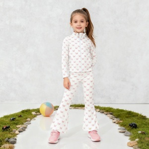 Set di <span class=keywords><strong>abbigliamento</strong></span> sportivo per bambine con stampa personalizzata Set di <span class=keywords><strong>abbigliamento</strong></span> sportivo per bambine e ragazze con fiocco rosa alla moda per bambini Set di pantaloni a zampa - Product Image 2