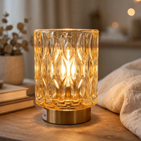 Spot Products – Mini-lampe décorative sans fil à commande tactile, éco-responsable, avec abat-jour doré et accent en verre LED cristal