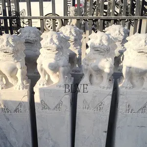 Decorativo Handcarved Jardim Mármore Branco Feng Shui Sentado Foo Dog Estátuas Fu Dogs Chinese Lion Estátuas Escultura para FrontDoor