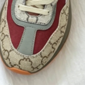 Zapatillas de tenis multicolor de punta redonda, modernas y lujosas, con estampados y suela gruesa, cómodas para caminar. - Product Image 1