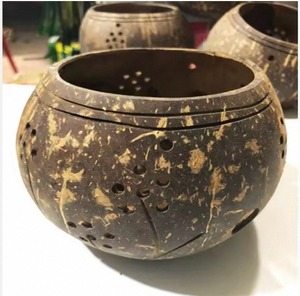 Pot suspendu artisanal en coque de noix de coco, écologique, naturel, pour la décoration intérieure et de jardin, capacité 300 ml, capacité de charge 700 ml - Product Image 2