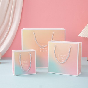 Bolsa de Regalo Ecológica de Lujo con Cinta, Impresión Personalizada, Materiales Reciclados Rosados, Empaque para Ropa, Pequeños Negocios, Hot Stamping - Product Image 4