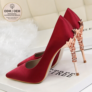 Escarpins à bout pointu pour femmes, talons hauts en satin <span class=keywords><strong>bordeaux</strong></span> 10 cm, chaussures de soirée avec <span class=keywords><strong>talon</strong></span> en filigrane or rose - Product Image 1