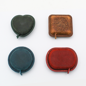 Fita Métrica Personalizada em Couro Legítimo Material Crazy Horse Retrátil Automática com Escala Dupla Presente Empresarial - Product Image 3