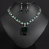 Ensemble de bijoux 2 pièces en émeraude CZ, collier ras-du-cou tennis multicolore arc-en-ciel et boucles d'oreilles pendantes rectangulaires, de luxe pour femme, vente en gros