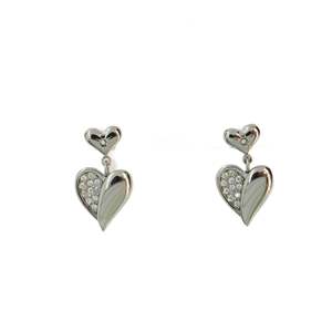 Boucles d'oreilles pendantes tendance en forme de cœur en acier inoxydable 316L plaqué or PVD, bijoux durables et résistants - Product Image 1