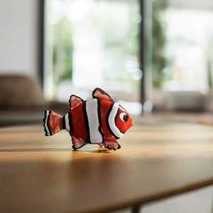 Figura de Pez Payaso de Vidrio Soplado a Mano, Adorno Decorativo de Animal con Rayas Rojas y Blancas - Product Image 3