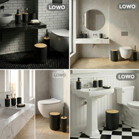 Ensemble d'accessoires de salle de bain de luxe en plastique avec couvercle en bambou, 6 pièces : poubelle, distributeur de savon, brosse de toilette, porte-brosse à dents, vente en gros pour hôtels