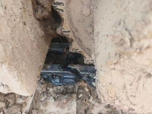 Excavadora de cadenas Hyundai usada de alta calidad con motor Cummins, capacidad de cazo de 1.1m3, 1 año de garantía - Product Image 3