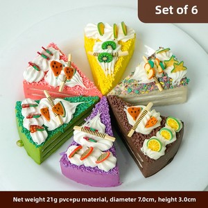 Mô hình bánh mousse tam giác PU nhân tạo với kem hình vuông tròn mô phỏng để trưng bày bộ bánh cupcake giấy của bạn - Product Image 3