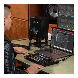 Controlador de discoteca MPC Studio MK2 Negro - Product Image 4