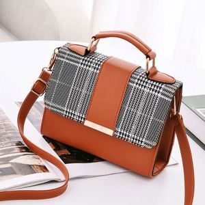 Bolso de hombro de moda para mujer, bolsos de mano de piel sintética con solapa, bolso cruzado informal con cadena de metal de gran capacidad para mujer - Product Image 1