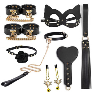 ชุดหนังสีดำสำหรับเล่นบทบาท BDSM พร้อมหน้ากากแมว ปลอกคอ โซ่ และแส้สำหรับคู่รัก ของเล่นผู้ใหญ่สำหรับทุกเพศ - Product Image 1