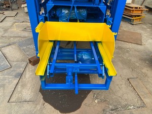 アフリカ高速販売自動QT4-25レンガ成形機中空ブロック製造機PLCポンプ付き - Product Image 5