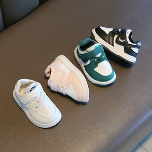 Tênis Infantis da Moda Novo em Promoção para Quatro Estações, Sapatilhas de Bebê, Calçados Infantis, Tênis Esportivos Sólidos para Meninas e Meninos Bebês Primeiros Passos - Product Image 1