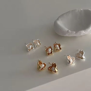 Boucles d'oreilles clous irrégulières en argent S925, motif cœur et perle carrée, pour femmes et jeunes filles, bijoux tendance et originaux - Product Image 2
