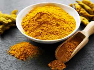 Poudre de curcuma biologique idéale pour l'ayurveda, les soins de la peau, les boissons à base de plantes et la cuisine saine, disponible à la vente en Inde - Product Image 6