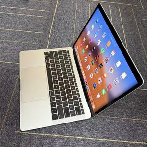 MacBook Pro de 13.3 pulgadas 2017 A1708 usado, portátil con Intel Core i5 de 7ª generación, 8GB de RAM, 128GB de SSD, sin Touch Bar, pantalla Retina de 13.3 pulgadas. - Product Image 5