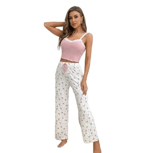 Pyjama d'été sexy en dentelle pour femmes européennes et américaines, ensemble deux pièces en satin, taille élastique, pantalon long, motif floral - Product Image 1