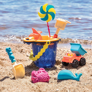 Ensemble de jouets de plage pour enfants, parfait pour les jeux de sable, les jeux d'eau et des moments de plage en famille agréables - Product Image 2