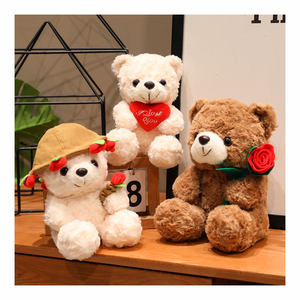 Orsacchiotto di Peluche Super Morbido 16/25cm con Cappello di Rose e Scritta I LOVE YOU per San Valentino - Product Image 1