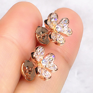 Orecchini a Perno con Fiori Vintage per Donne, Eleganti Accessori per Orecchie da Indossare Quotidianamente, per Outfit Casual e Regalo - Product Image 2