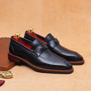 รองเท้าบูทหนังแท้ผู้ชายดีไซน์คลาสสิคล่าสุด ประจำฤดูใบไม้ร่วง-ฤดูหนาว ปี 2025 สวมใส่สบาย เหมาะสำหรับทำงาน กันน้ำ กันลื่น สวมแบบสลิปออน - Product Image 2