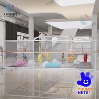 Structure d'escalade en nid d'abeille multi-niveaux Atrium Rope Net Playground, balançoires suspendues en maille colorée, centre de jeux commercial pour enfants OEM