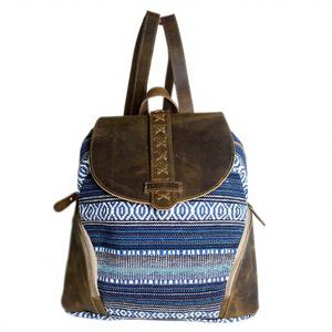Sac à dos en cuir véritable léger et durable, style western décontracté, fabriqué à la main, en toile, pour voyages et université, prêt à être expédié depuis les États-Unis - Product Image 1