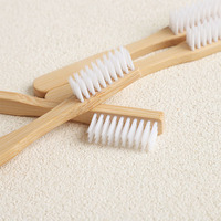 Brosse à dents portable en bambou 10 cm, manche court compact, poils doux sans BPA, écologique et biodégradable pour l'extérieur et l'hôtel